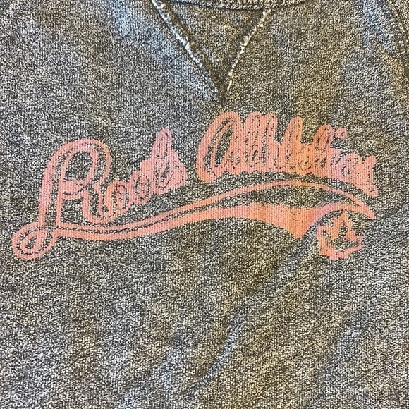 Roots kids size 2T sweater in grey and pink - Picture 2 of 5